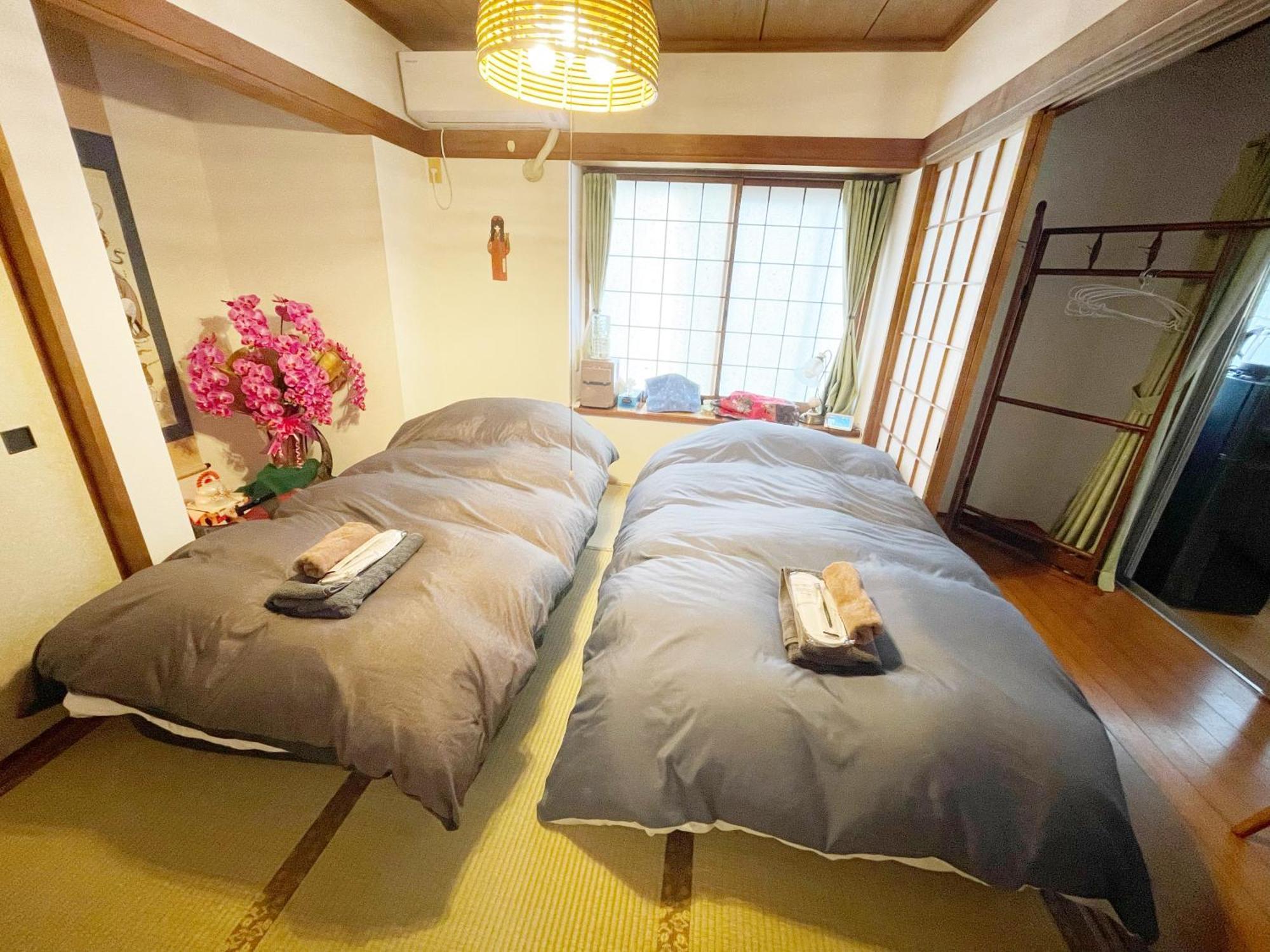 Tatami Room & Living Room Equipped With Multinational Tv And Fire, Bbq Corner In Tokyo Downtown House ภายนอก รูปภาพ